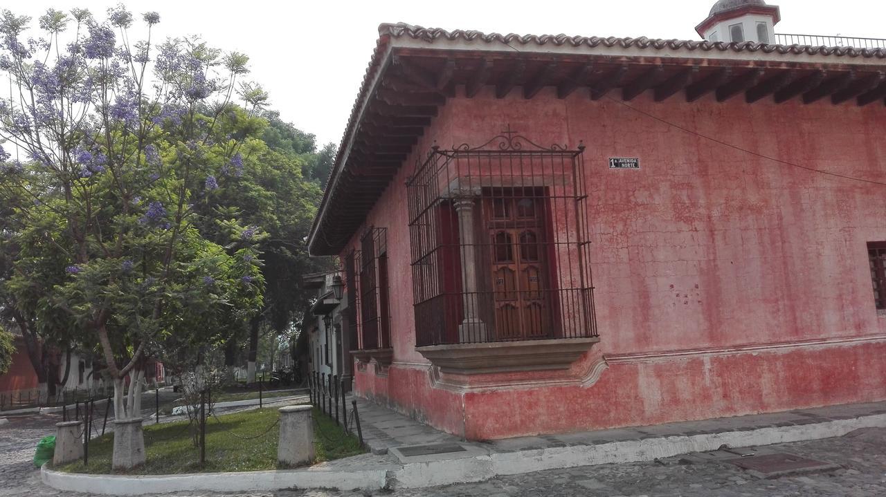 La Casa De La Alameda Bed & Breakfast Antigua Exterior photo