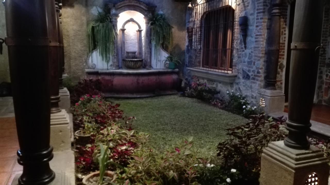 La Casa De La Alameda Bed & Breakfast Antigua Exterior photo