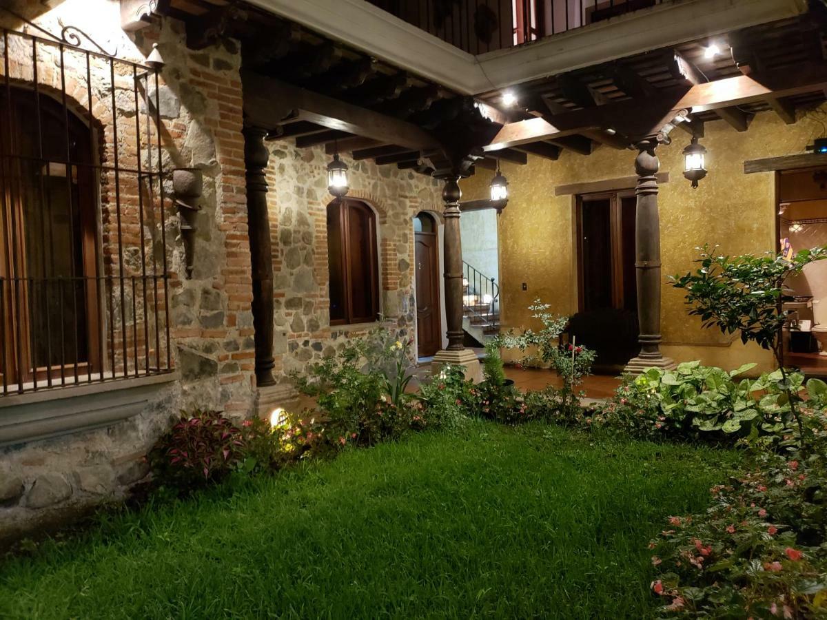 La Casa De La Alameda Bed & Breakfast Antigua Exterior photo
